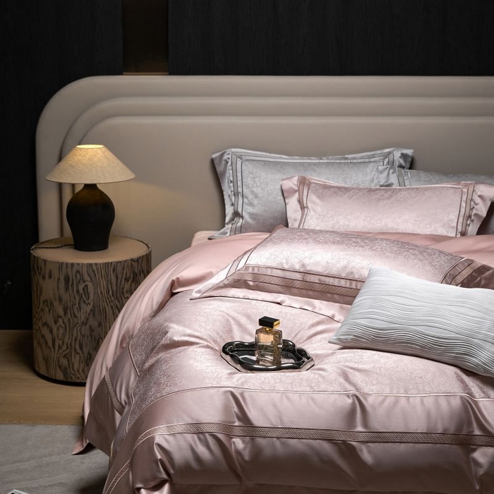 91家纺网 家纺一手货源 找家纺 洽想家 2025新款高精密贡缎色织大提花四件套-夜曲 夜曲-粉