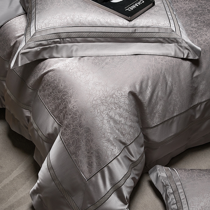 91家纺网 家纺一手货源 找家纺 洽想家 2025新款高精密贡缎色织大提花四件套-夜曲 夜曲-灰