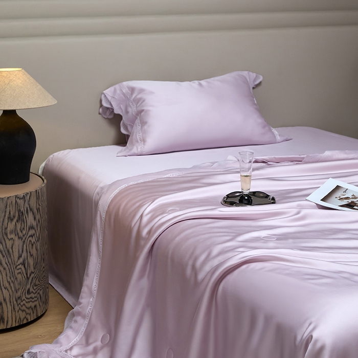 91家纺网 家纺一手货源 找家纺 洽想家 2025新品80支兰精天丝大豆纤维夏被四件套-山峦迭 山峦迭-紫