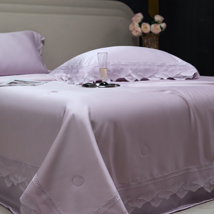 91家纺网 家纺一手货源 找家纺 洽想家 2025新品80支兰精天丝大豆纤维夏被四件套-山峦迭 山峦迭-紫