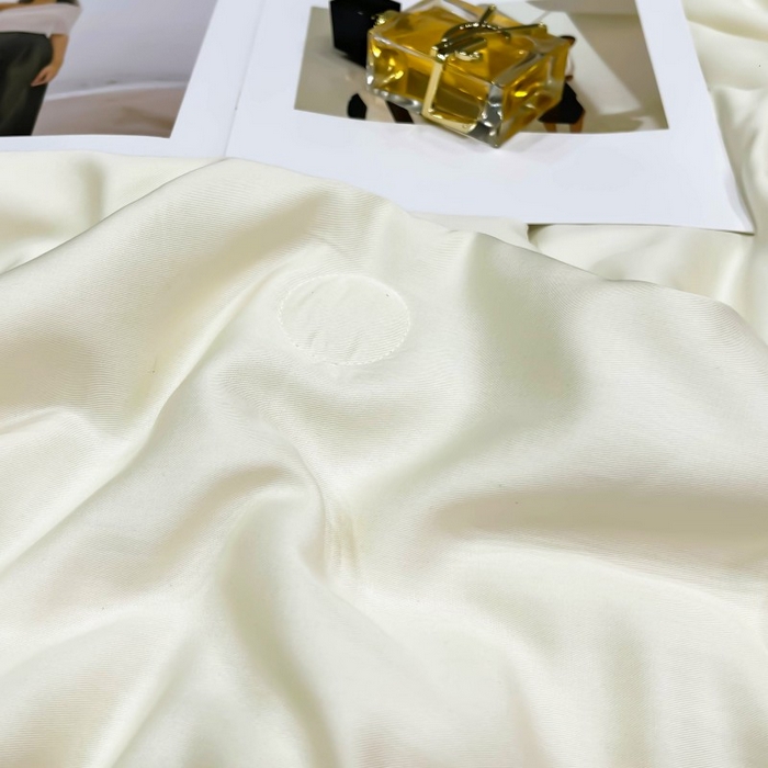 91家纺网 家纺一手货源 找家纺 洽想家 2025新款柠檬莫代尔天丝夏被被子被芯 樱花白