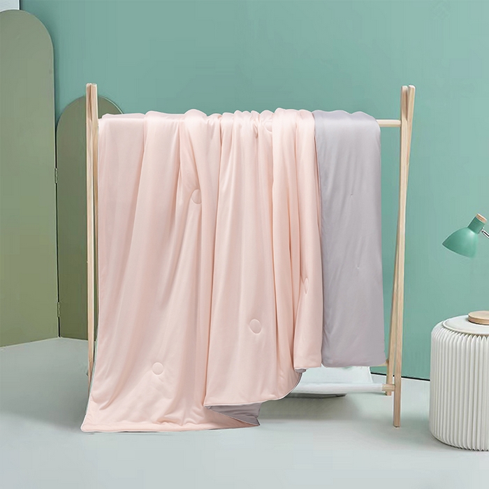 91家纺网 家纺一手货源 找家纺 洽想家 2025新款A类抗菌凉感冰激凌夏被被子被芯 玫瑰粉