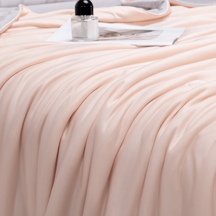 91家纺网 家纺一手货源 找家纺 洽想家 2025新款A类抗菌凉感冰激凌夏被被子被芯 玫瑰粉