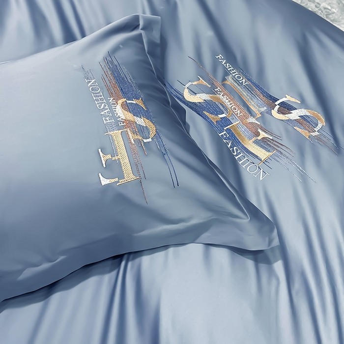 91家纺网 家纺一手货源 找家纺 洽想家 2025新款100支长绒棉刺绣四件套--时光痕迹 时光痕迹-宾利蓝