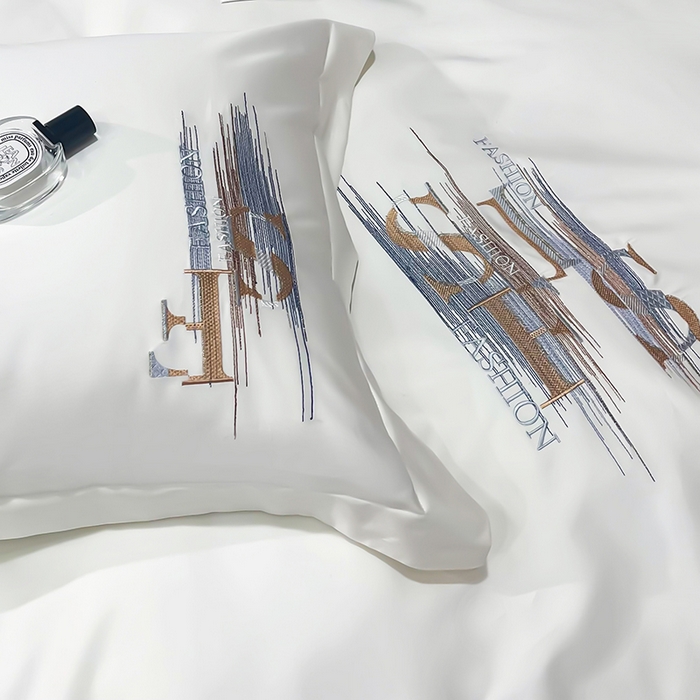 91家纺网 家纺一手货源 找家纺 洽想家 2025新款100支长绒棉刺绣四件套--时光痕迹 时光痕迹-皓月白