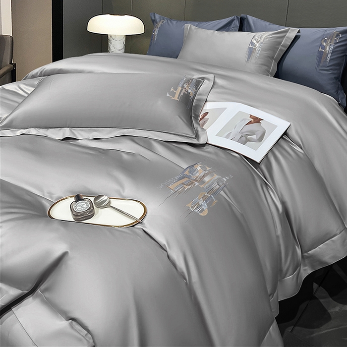 91家纺网 家纺一手货源 找家纺 洽想家 2025新款100支长绒棉刺绣四件套--时光痕迹 时光痕迹-月光灰