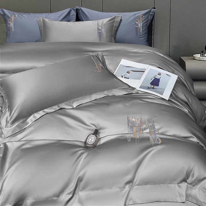 91家纺网 家纺一手货源 找家纺 洽想家 2025新款100支长绒棉刺绣四件套--时光痕迹 时光痕迹-月光灰