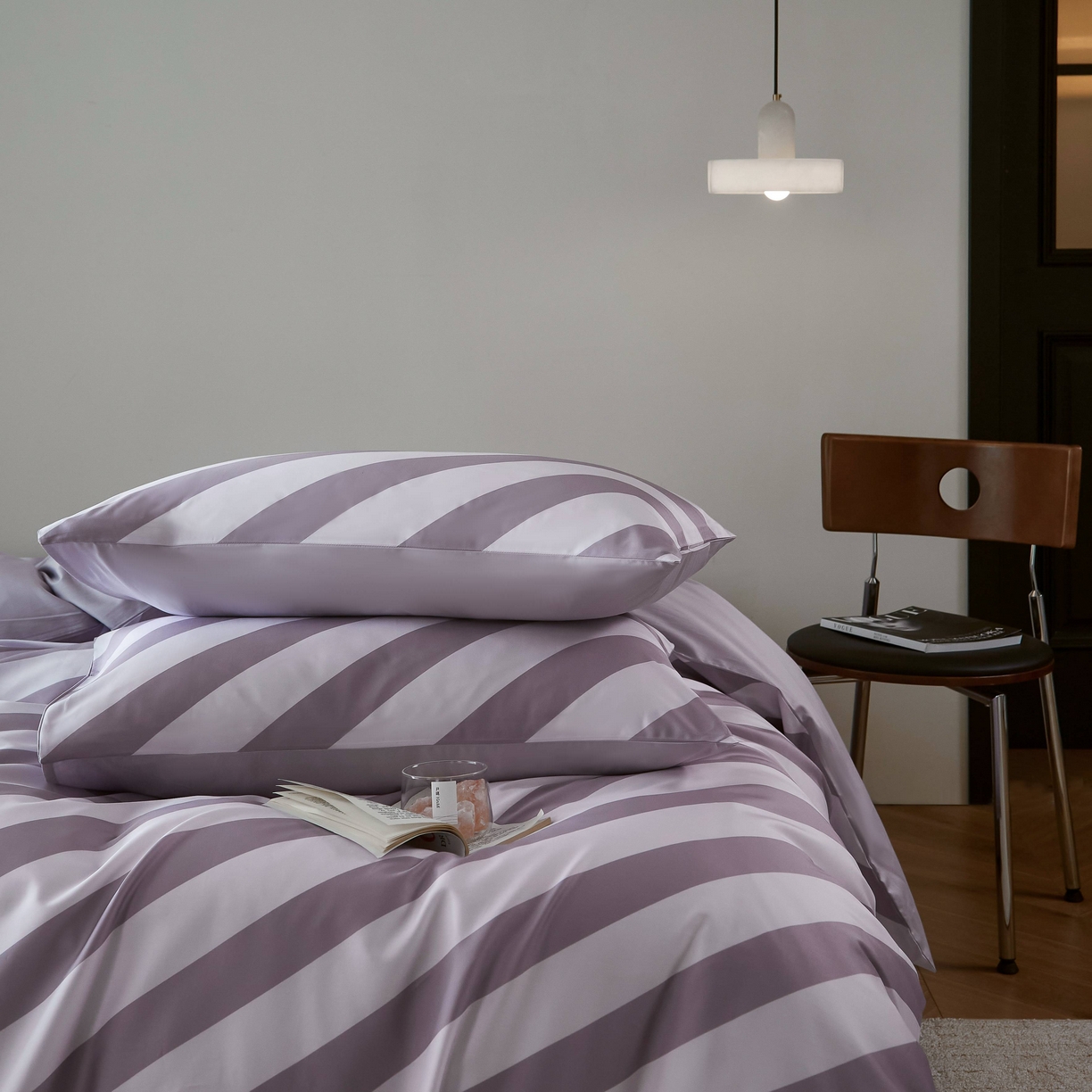 91家纺网 家纺一手货源 找家纺 ONE TWO ONE 121 2025新款高支高密长绒棉纯棉贡缎宽缎条纹四件套-Say 晚安（标准不低于268元， 加大不低于 288元） 莫奈花园