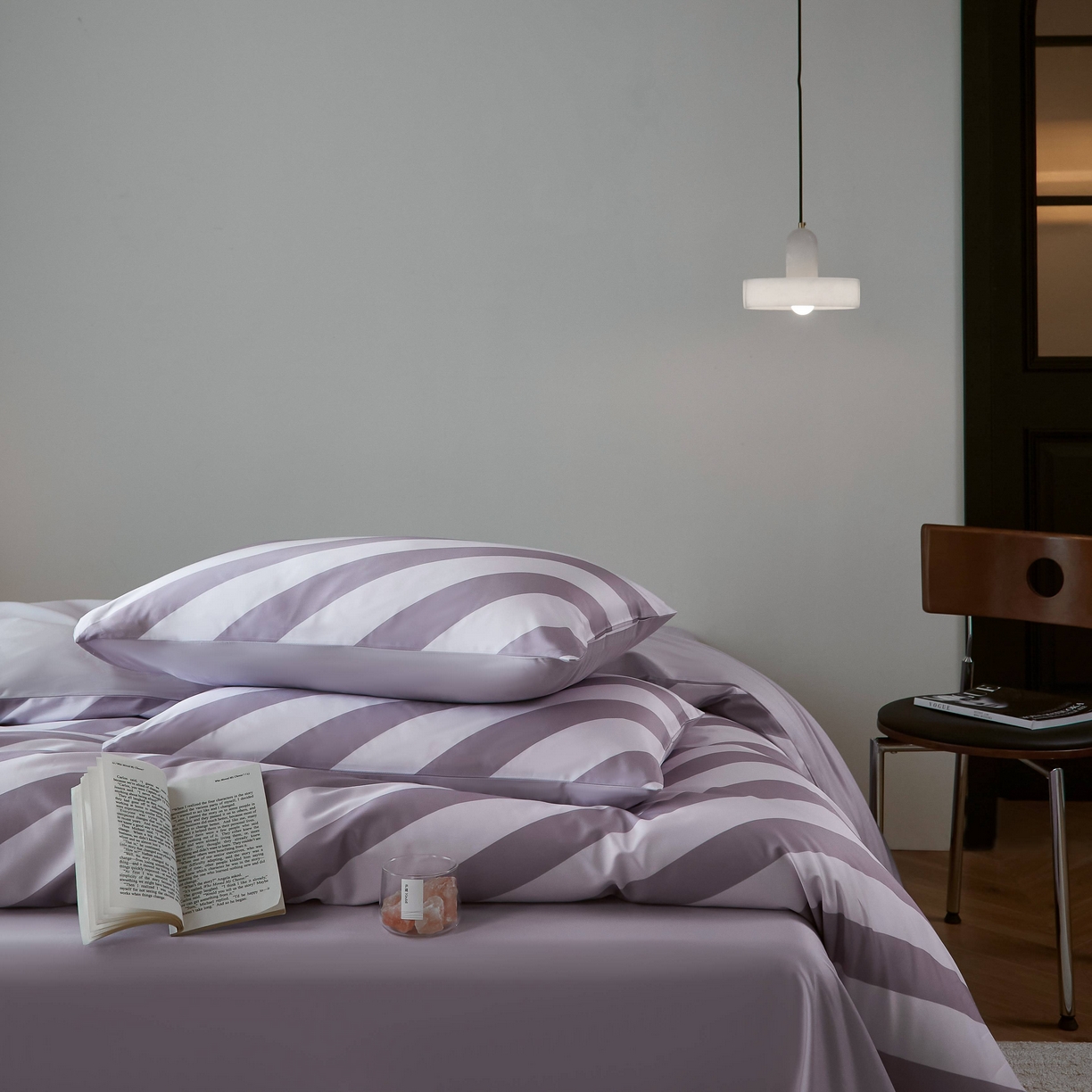 91家纺网 家纺一手货源 找家纺 ONE TWO ONE 121 2025新款高支高密长绒棉纯棉贡缎宽缎条纹四件套-Say 晚安（标准不低于268元， 加大不低于 288元） 莫奈花园