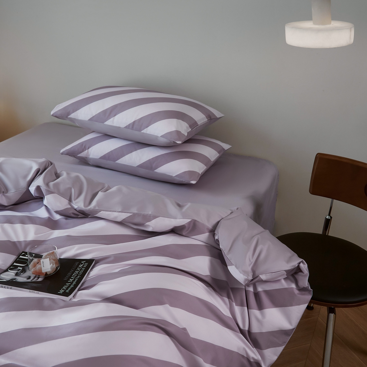 91家纺网 家纺一手货源 找家纺 ONE TWO ONE 121 2025新款高支高密长绒棉纯棉贡缎宽缎条纹四件套-Say 晚安（标准不低于268元， 加大不低于 288元） 莫奈花园