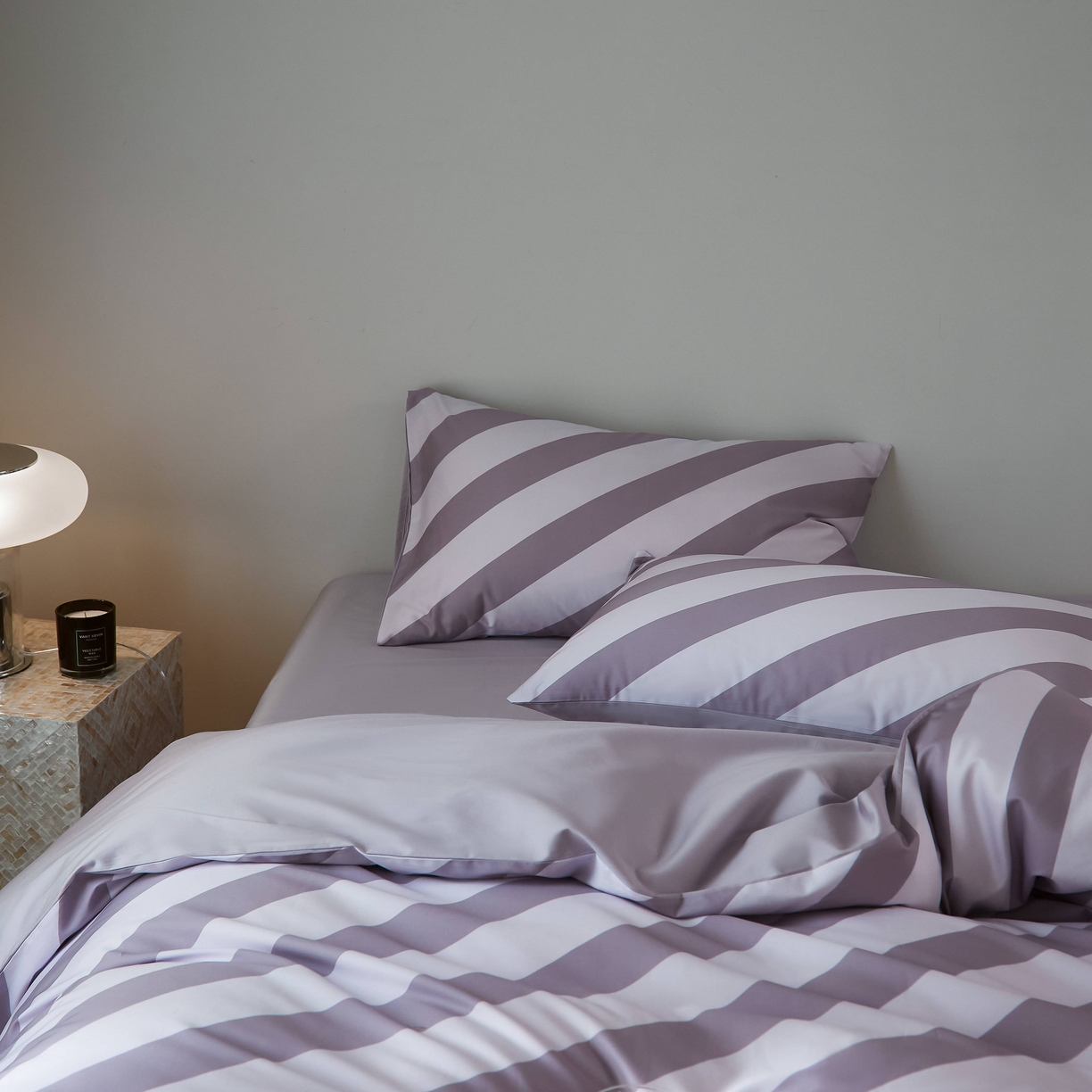 91家纺网 家纺一手货源 找家纺 ONE TWO ONE 121 2025新款高支高密长绒棉纯棉贡缎宽缎条纹四件套-Say 晚安（标准不低于268元， 加大不低于 288元） 莫奈花园