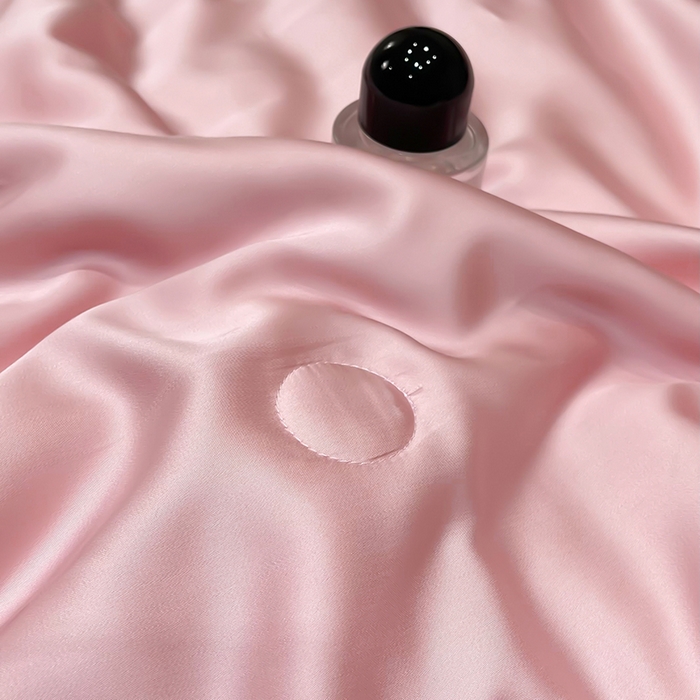 91家纺网 家纺一手货源 找家纺 洽想家 2025新款80支天丝镂空瑾系列夏被四件套 瑾-北欧粉