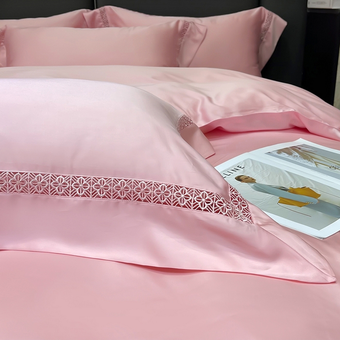 91家纺网 家纺一手货源 找家纺 洽想家 2025新款80支天丝镂空瑾系列夏被四件套 瑾-北欧粉