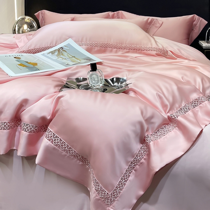 91家纺网 家纺一手货源 找家纺 洽想家 2025新款80支天丝镂空瑾系列夏被四件套 瑾-北欧粉