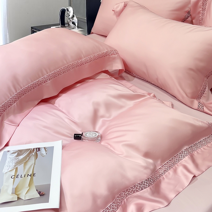 91家纺网 家纺一手货源 找家纺 洽想家 2025新款80支天丝镂空瑾系列夏被四件套 瑾-北欧粉