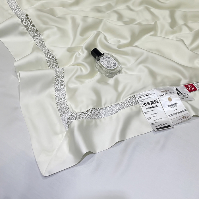 91家纺网 家纺一手货源 找家纺 洽想家 2025新款80支天丝镂空瑾系列夏被四件套 瑾-皓月白