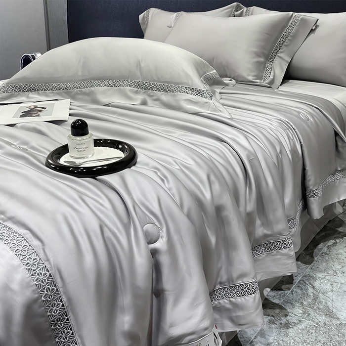 91家纺网 家纺一手货源 找家纺 洽想家 2025新款80支天丝镂空瑾系列夏被四件套 瑾-经典灰