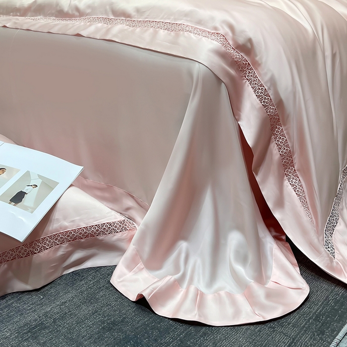 91家纺网 家纺一手货源 找家纺 洽想家 2025新款80支天丝镂空瑾系列夏被四件套 瑾-梦粉