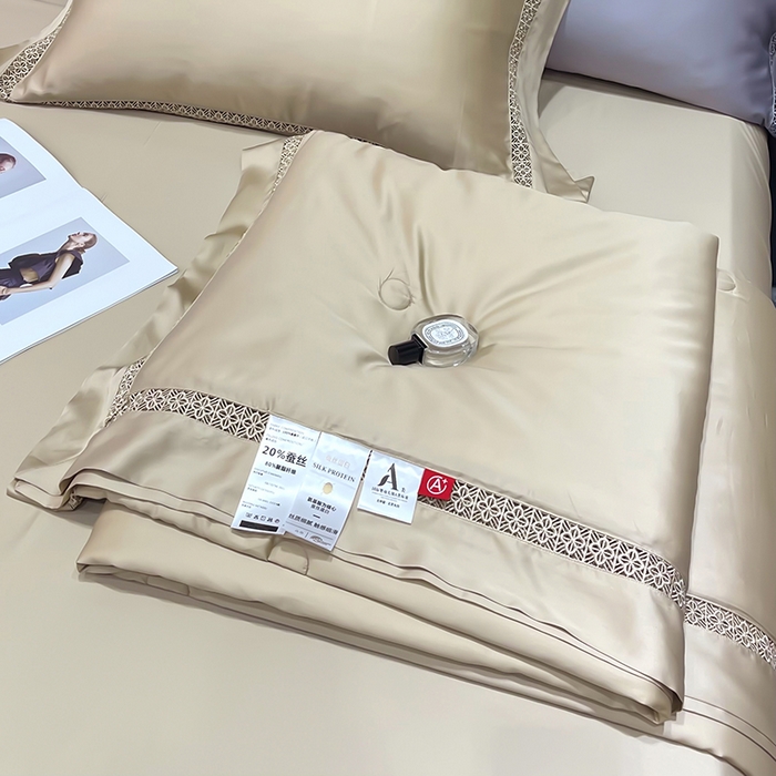 91家纺网 家纺一手货源 找家纺 洽想家 2025新款80支天丝镂空瑾系列夏被四件套 瑾-米咖棕