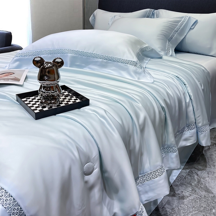 91家纺网 家纺一手货源 找家纺 洽想家 2025新款80支天丝镂空瑾系列夏被四件套 瑾-天空蓝