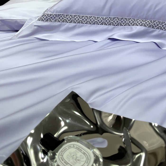 91家纺网 家纺一手货源 找家纺 洽想家 2025新款80支天丝镂空瑾系列夏被四件套 瑾-微紫