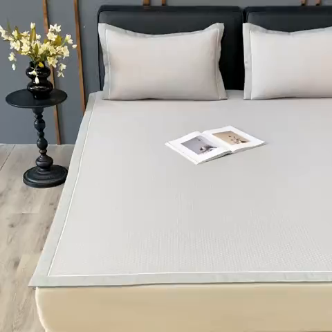 91家纺网 家纺一手货源 找家纺 小牛席业 2025经典款-千鸟格冷感豆豆席系列 床席款 灰色