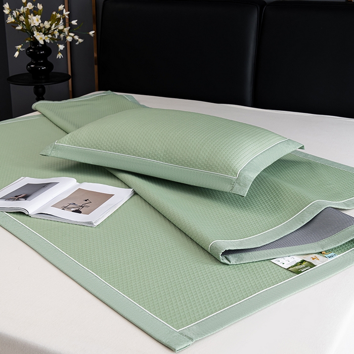 91家纺网 家纺一手货源 找家纺 小牛席业 2025经典款-千鸟格冷感豆豆席系列 床席款 绿色