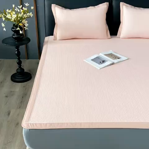 91家纺网 家纺一手货源 找家纺 小牛席业 2025经典款-千鸟格冷感豆豆席系列 床笠款 灰色