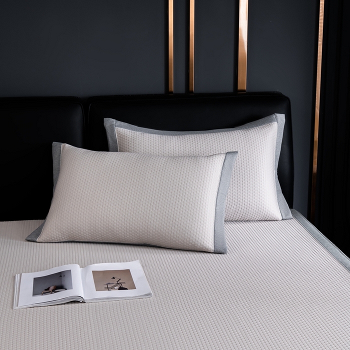 91家纺网 家纺一手货源 找家纺 小牛席业 2025经典款-千鸟格冷感豆豆席系列 床笠款 米色