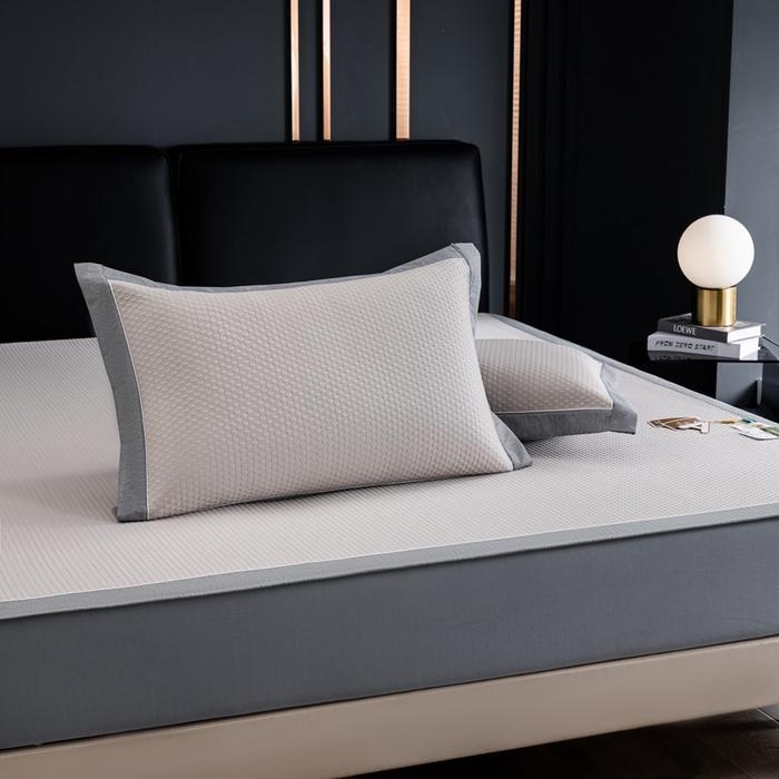 91家纺网 家纺一手货源 找家纺 小牛席业 2025经典款-千鸟格冷感豆豆席系列 床笠款 米色