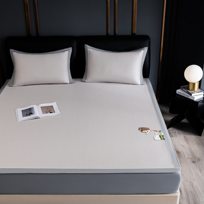 91家纺网 家纺一手货源 找家纺 小牛席业 2025经典款-千鸟格冷感豆豆席系列 床笠款 米色