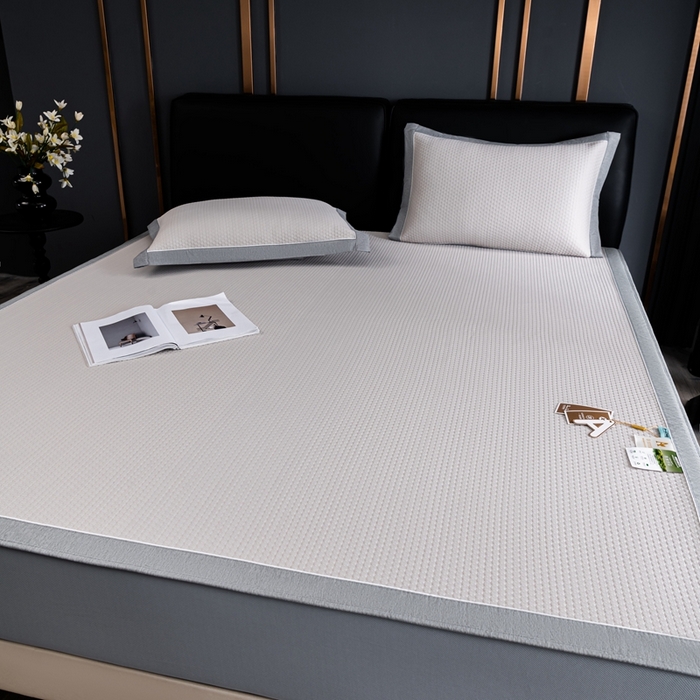 91家纺网 家纺一手货源 找家纺 小牛席业 2025经典款-千鸟格冷感豆豆席系列 床笠款 米色