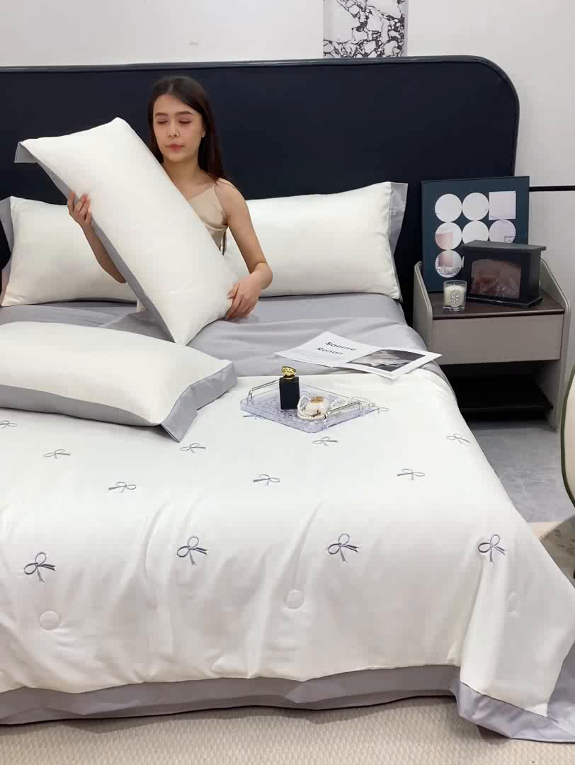 91家纺网 家纺一手货源 找家纺 伊梵居 2025新款水洗冰丝刺绣夏被夏凉被空调被 蝴蝶结-奶白灰