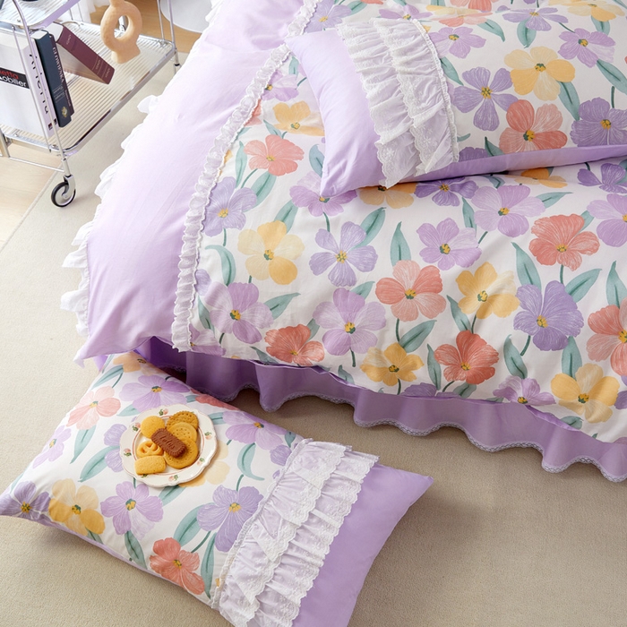 91家纺网 家纺一手货源 找家纺 亲亲公主 2025全棉蕾丝花边床裙公主风四件套 甜心花园-浅紫色