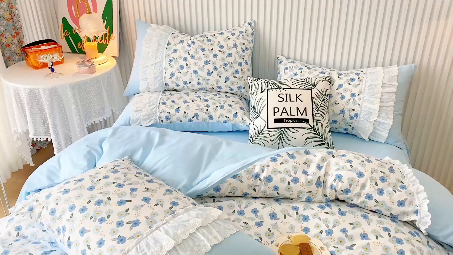 91家纺网 家纺一手货源 找家纺 亲亲公主 2025全棉蕾丝花边床裙公主风四件套 甜心花园-蓝色