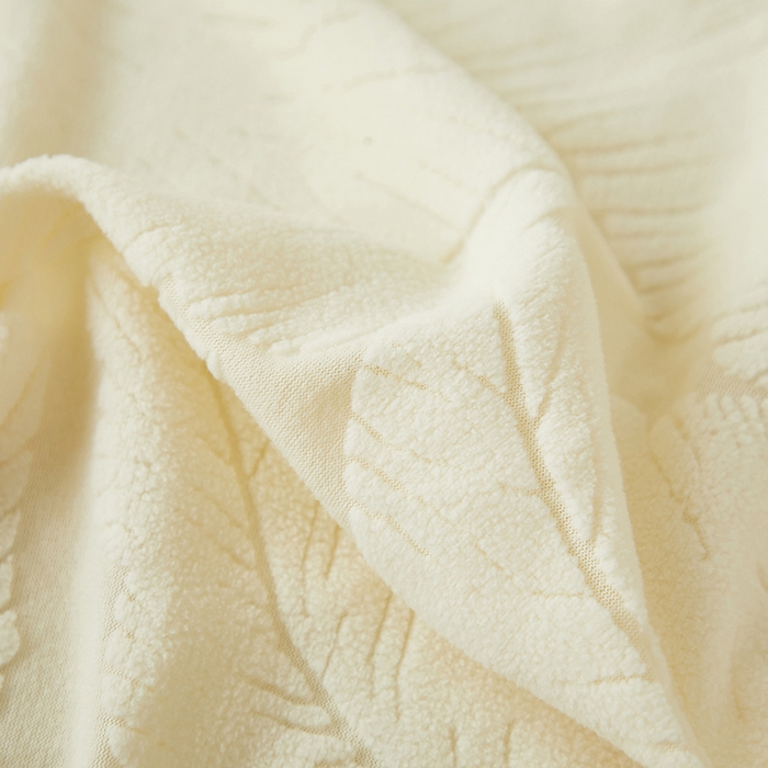 91家纺网 家纺一手货源 找家纺 丝绮鹿 2025新款富贵叶系列-沙发套松紧款（组合沙发图） 米白