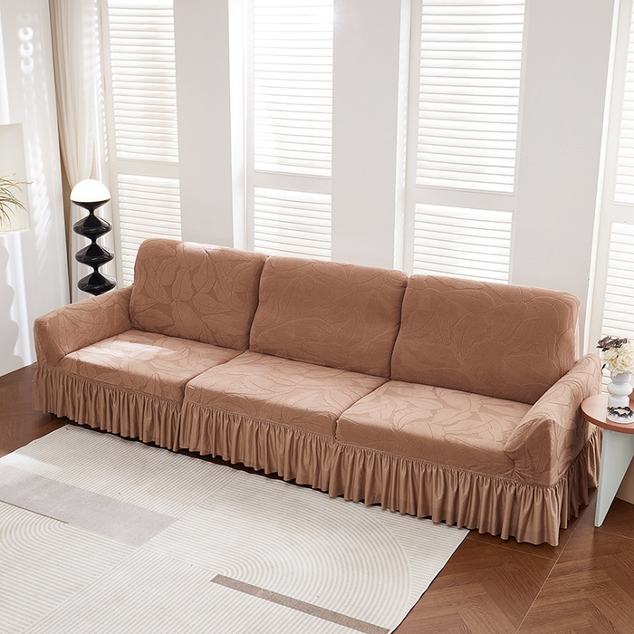 91家纺网 家纺一手货源 找家纺 丝绮鹿 2025新款富贵叶系列-沙发套裙边款 时尚咖