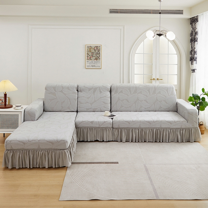 91家纺网 家纺一手货源 找家纺 丝绮鹿 2025新款富贵叶系列-沙发套裙边款（贵妃图） 浅灰