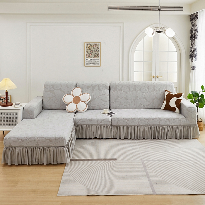 91家纺网 家纺一手货源 找家纺 丝绮鹿 2025新款富贵叶系列-沙发套裙边款（贵妃图） 浅灰