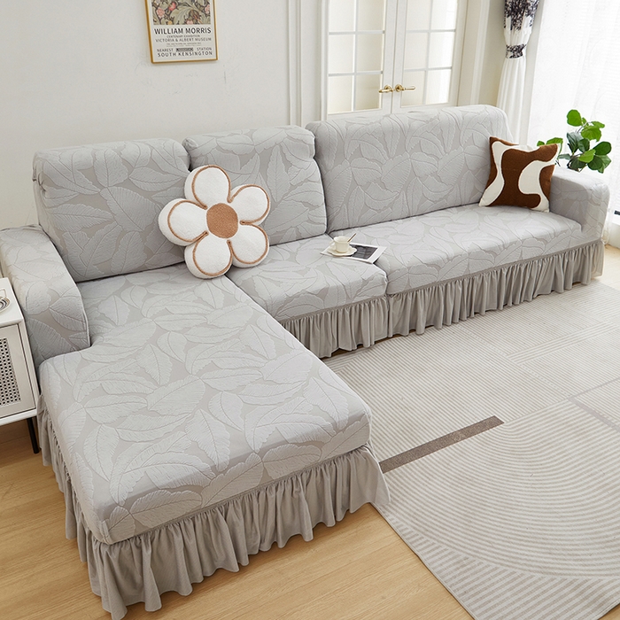 91家纺网 家纺一手货源 找家纺 丝绮鹿 2025新款富贵叶系列-沙发套裙边款（贵妃图） 浅灰