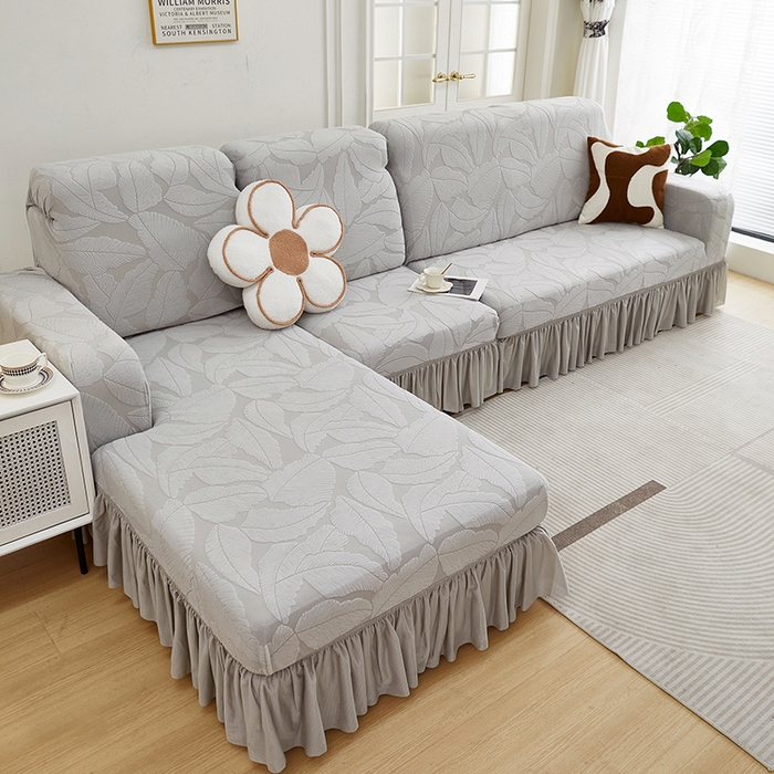 91家纺网 家纺一手货源 找家纺 丝绮鹿 2025新款富贵叶系列-沙发套裙边款（贵妃图） 浅灰