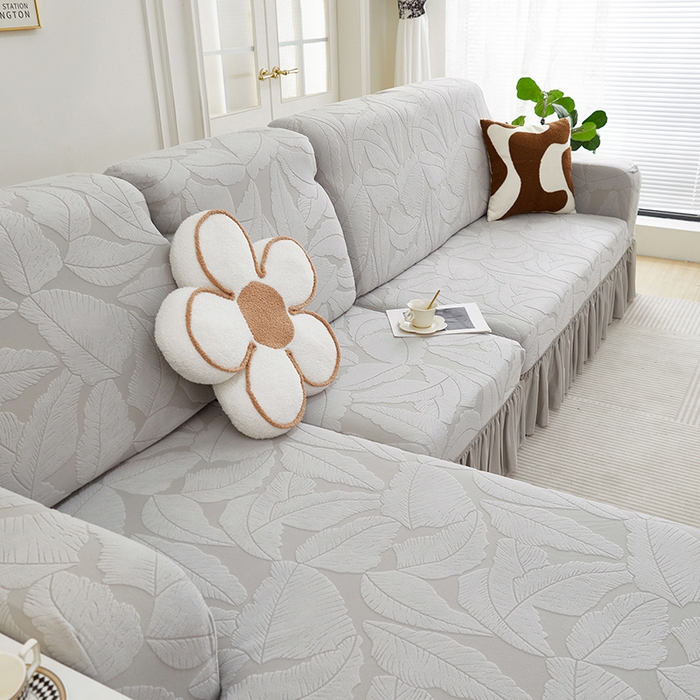 91家纺网 家纺一手货源 找家纺 丝绮鹿 2025新款富贵叶系列-沙发套裙边款（贵妃图） 浅灰