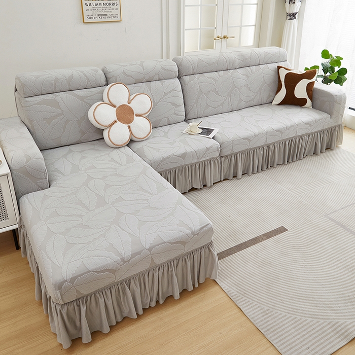 91家纺网 家纺一手货源 找家纺 丝绮鹿 2025新款富贵叶系列-沙发套裙边款（贵妃图） 浅灰