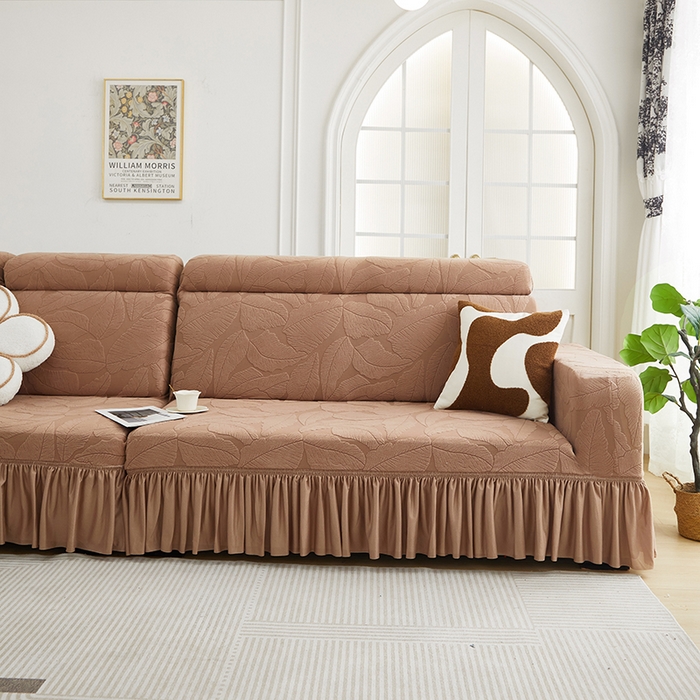 91家纺网 家纺一手货源 找家纺 丝绮鹿 2025新款富贵叶系列-沙发套裙边款（贵妃图） 时尚咖