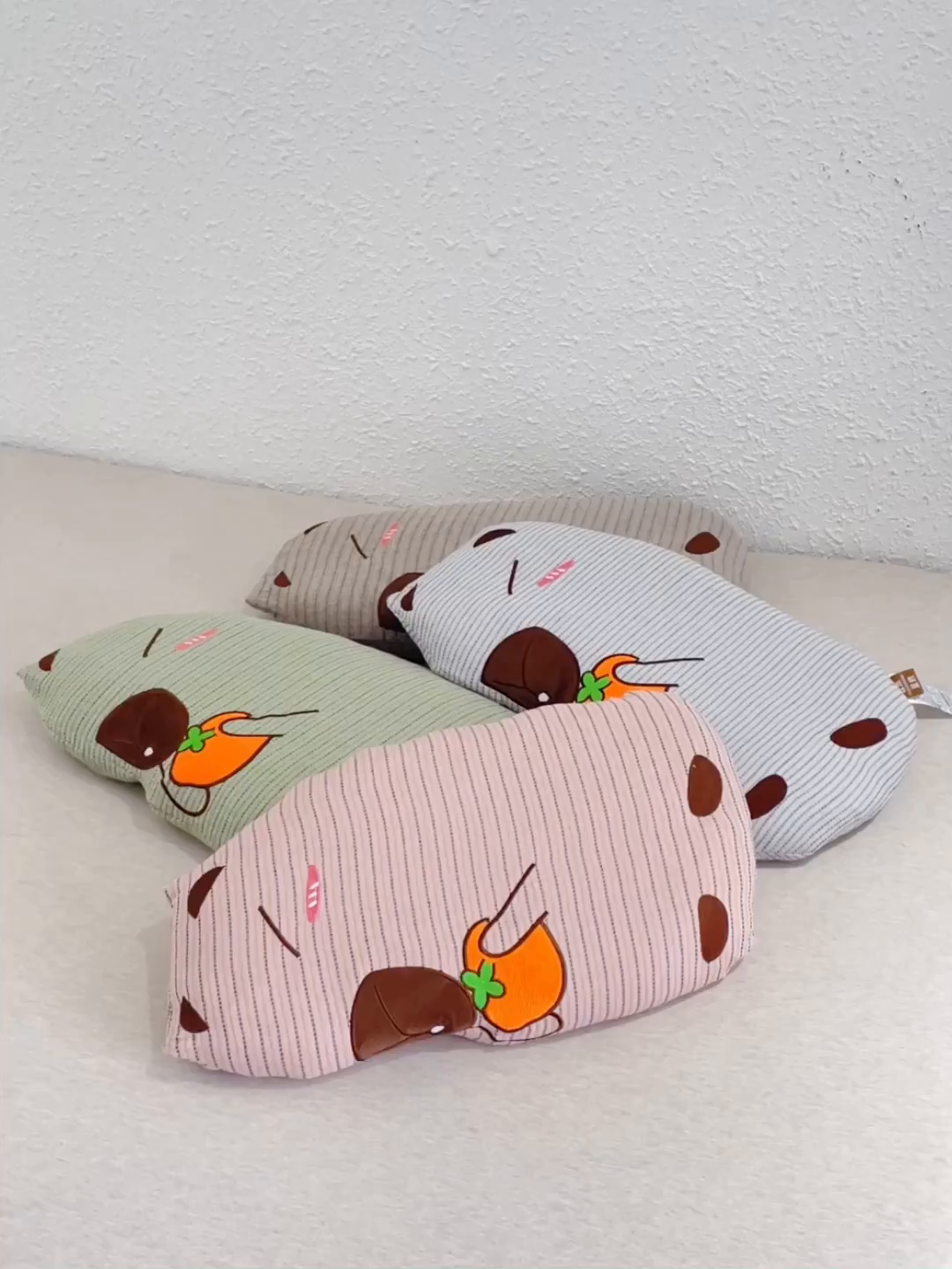 91家纺网 家纺一手货源 找家纺 （总）芯洲 2025新款荞麦枕双层纱卡皮巴拉童趣可爱午睡抱枕枕头枕芯