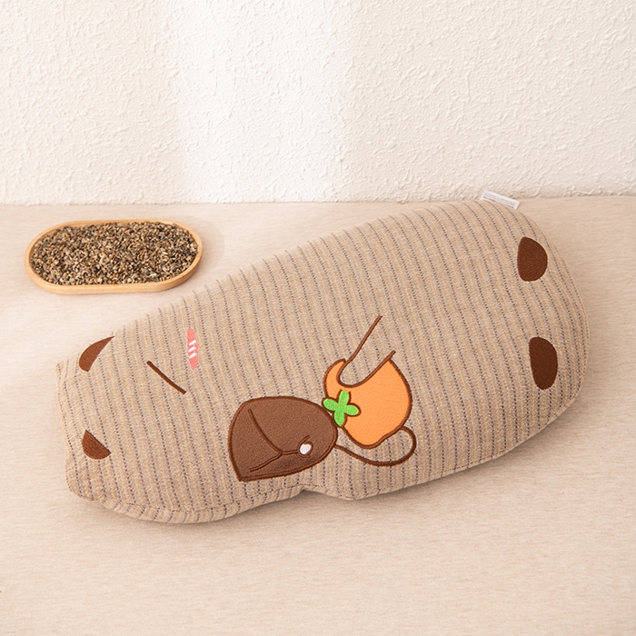 91家纺网 家纺一手货源 找家纺 芯洲 2025新款荞麦枕双层纱卡皮巴拉童趣可爱午睡抱枕枕头枕芯 卡皮巴拉-咖 52*30cm/只