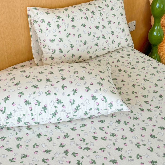 91家纺网 家纺一手货源 找家纺 2025新款全棉双层纱单品床单床笠枕套-单床单 草莓兔