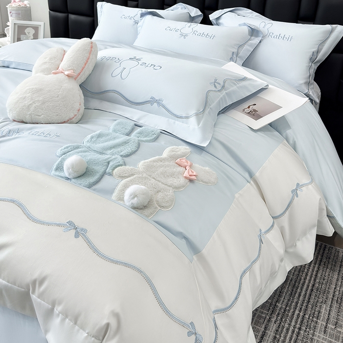 丞音家纺 2025新款卡通少女风A类50s双股100支贡缎长绒棉刺绣四件套全棉绣花被套床笠高档礼盒装 两小无猜-蓝拼白