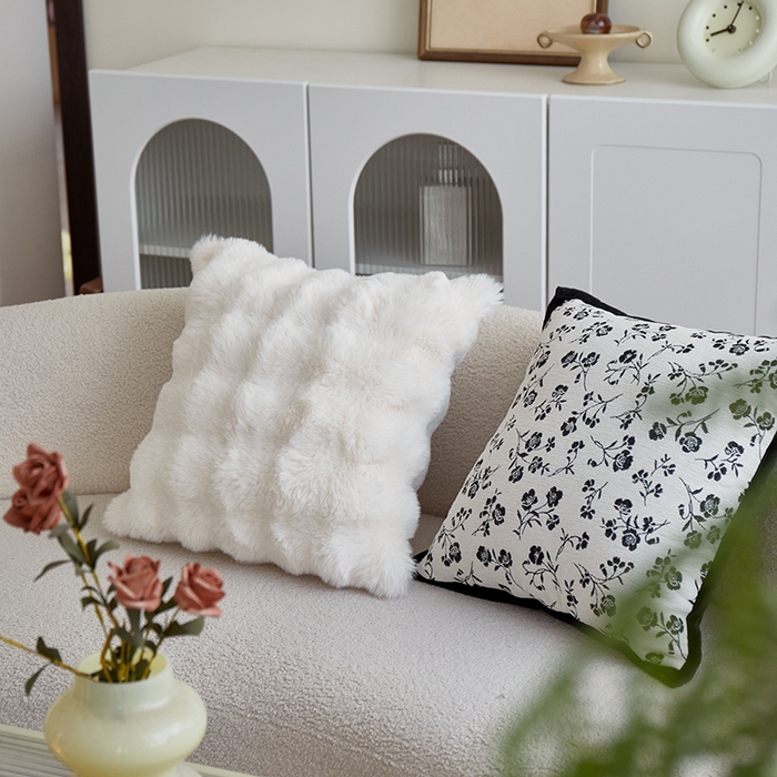 91家纺网 家纺一手货源 找家纺 乐坊 2025新款棉麻花式抱枕 组合图仅供展示