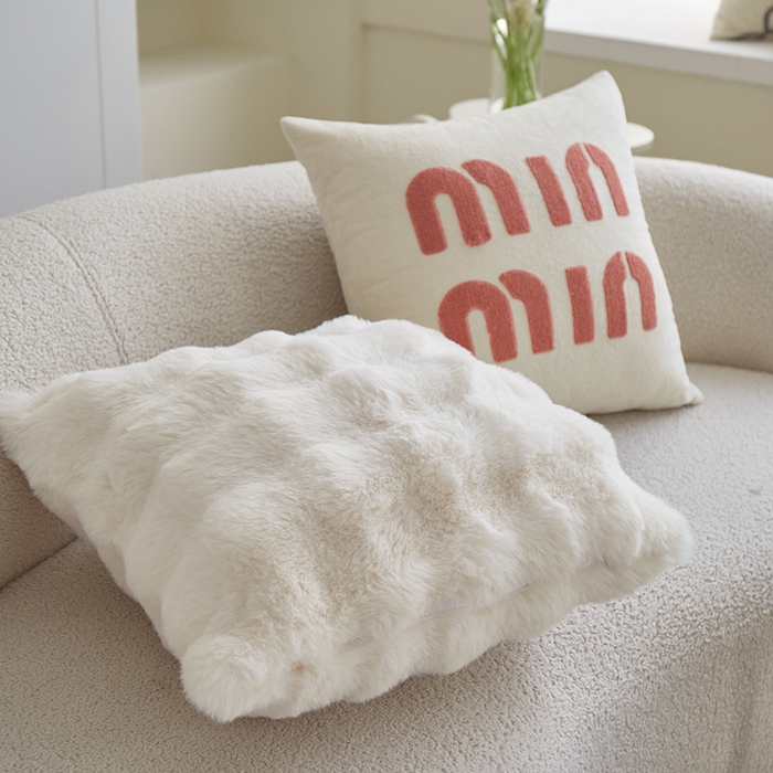 91家纺网 家纺一手货源 找家纺 乐坊 2025新款棉麻花式抱枕 组合图仅供展示